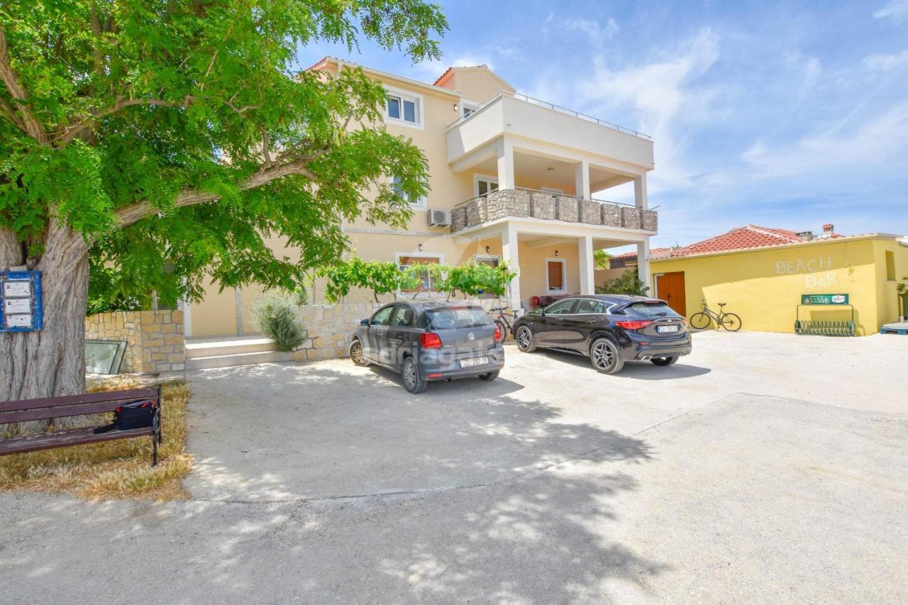 Apartment L And S On The Beach Ugrinici Exterior photo