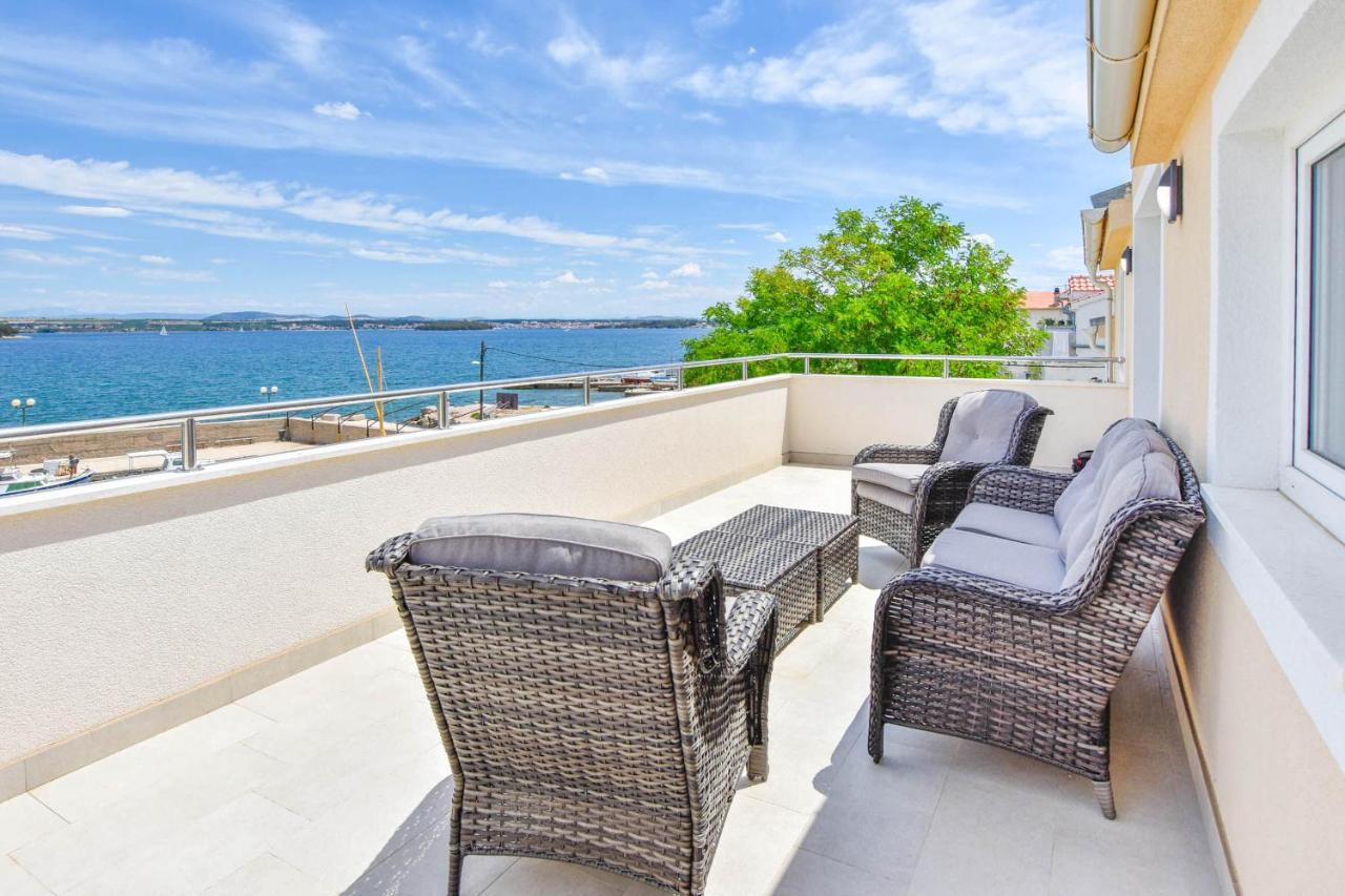 Apartment L And S On The Beach Ugrinici Exterior photo